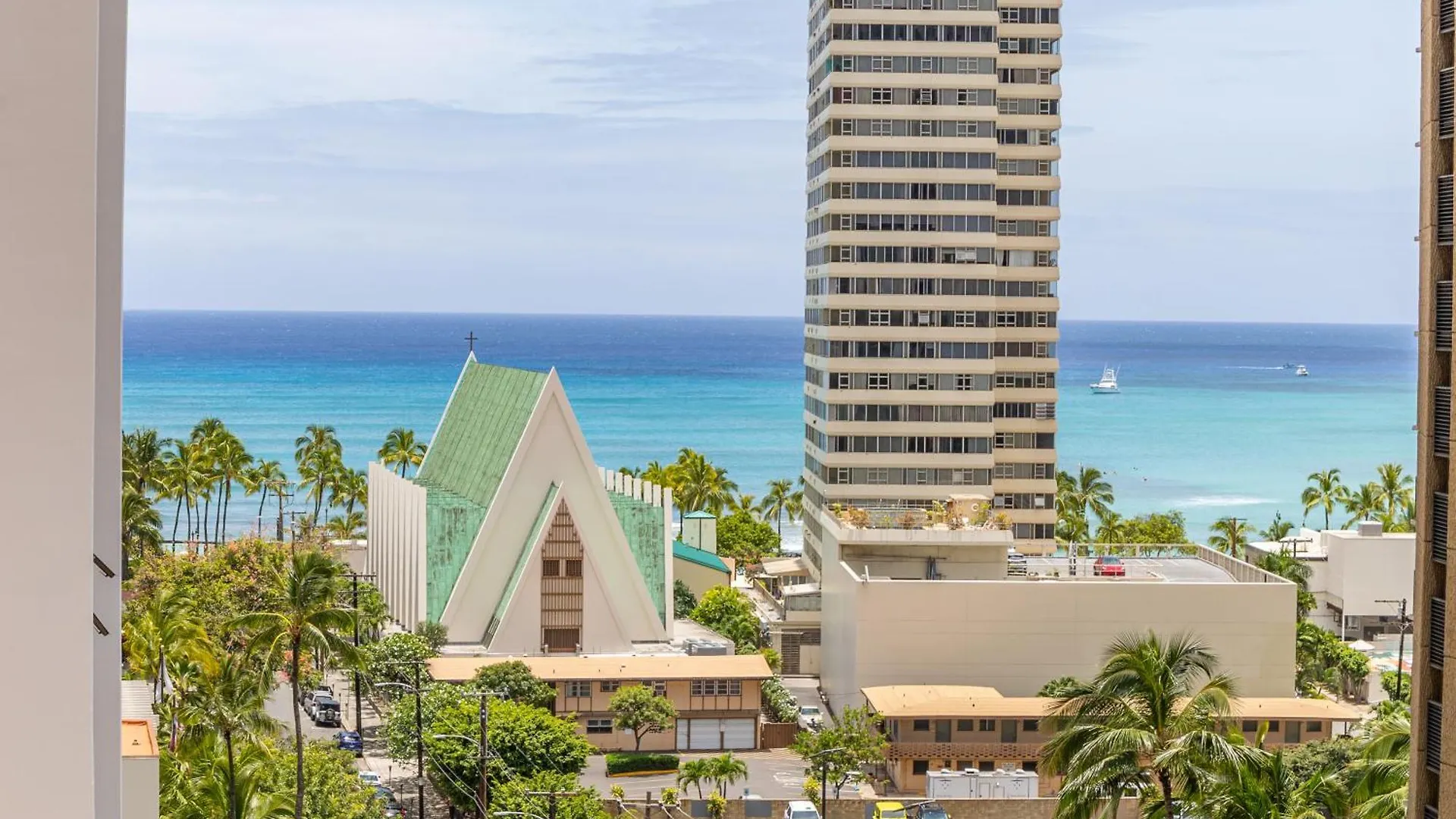 Waikiki Beach Ocean View King Bed & Free Parking Honolulu