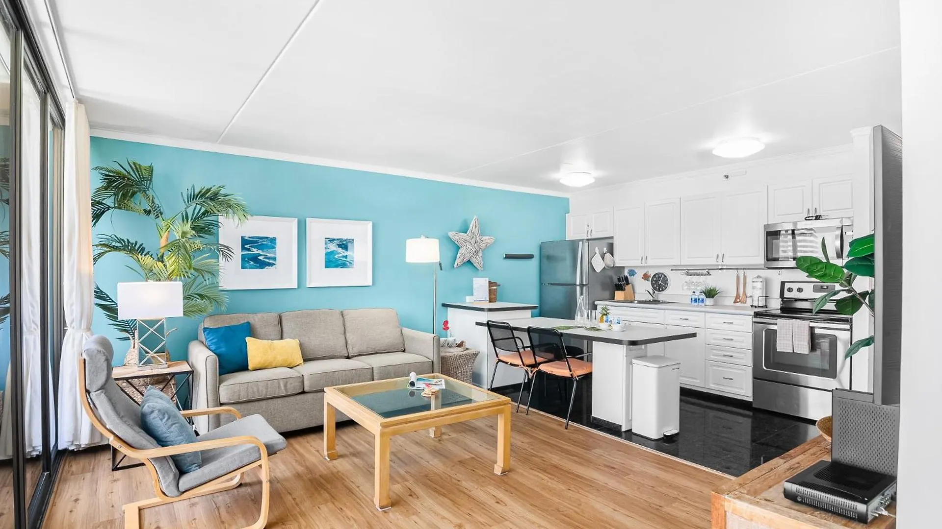 Waikiki Beach Ocean View King Bed & Free Parking Honolulu