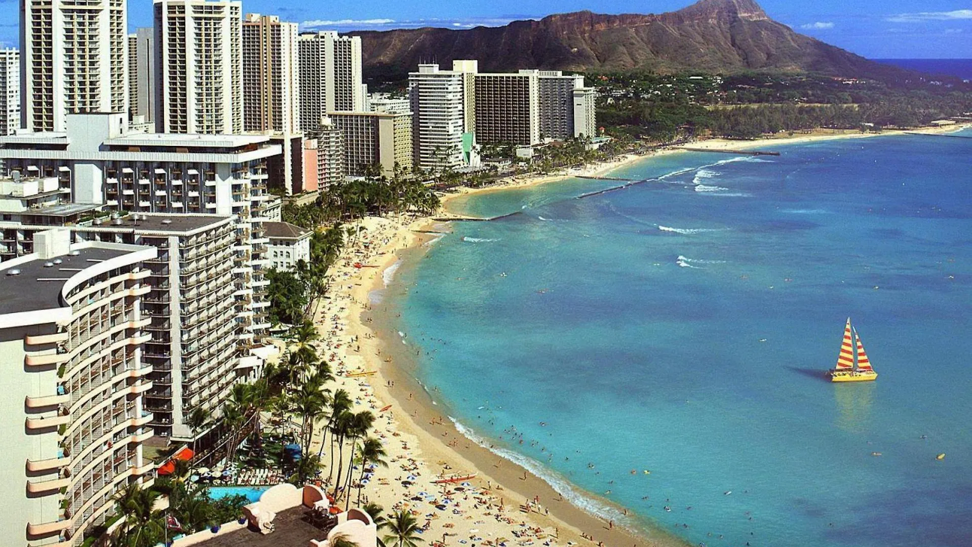 Waikiki Beach Ocean View King Bed & Free Parking Honolulu Apartment